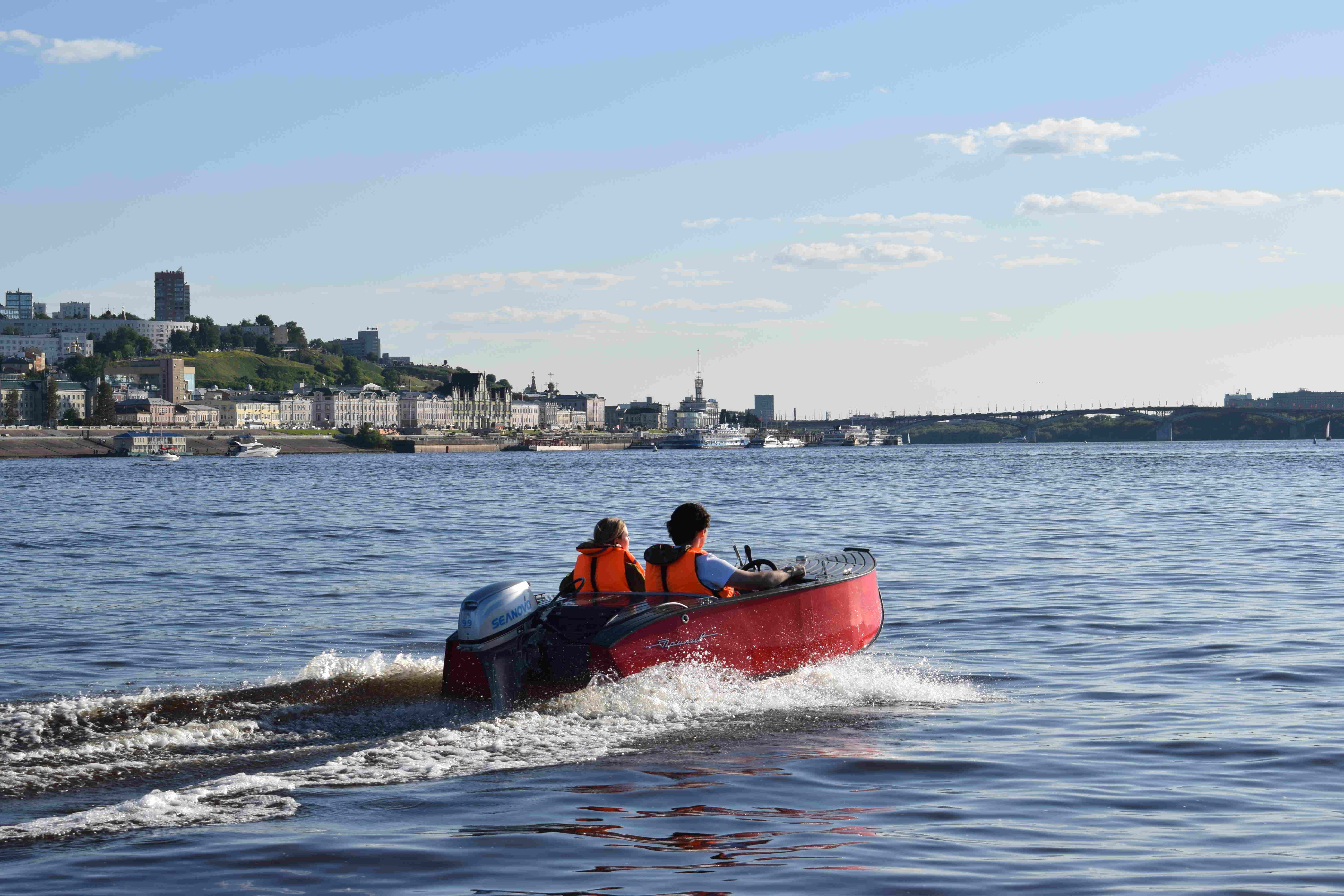 Аренда лодки с мотором в Нижнем Новгороде